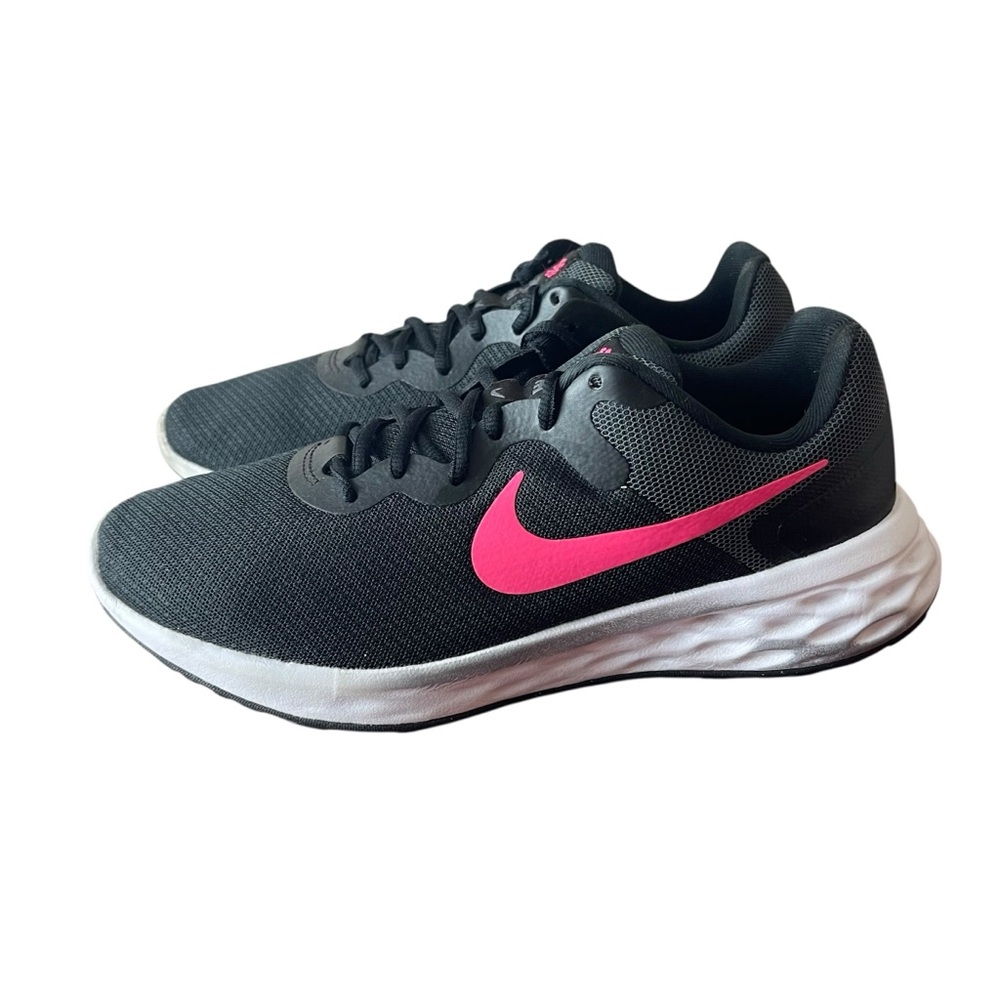 Nike Women's Black and Pink Sneakers
